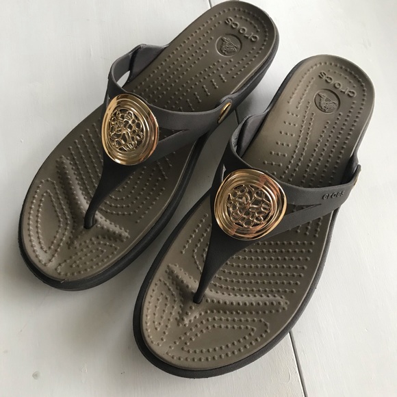 CROCS Shoes - Crocs sandals gold medallion